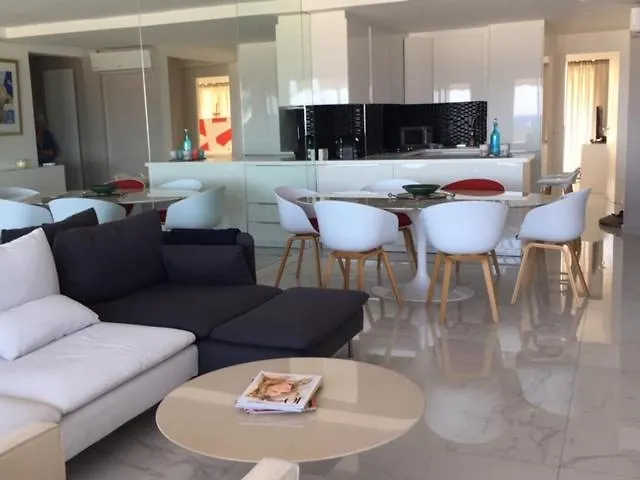 Appartement De Standing Face A La Mer Avec Vue Exceptionnelle Sur Les Iles De Lerins Mandelieu 0*,